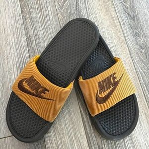 Nike slipper, new without tag, size US10